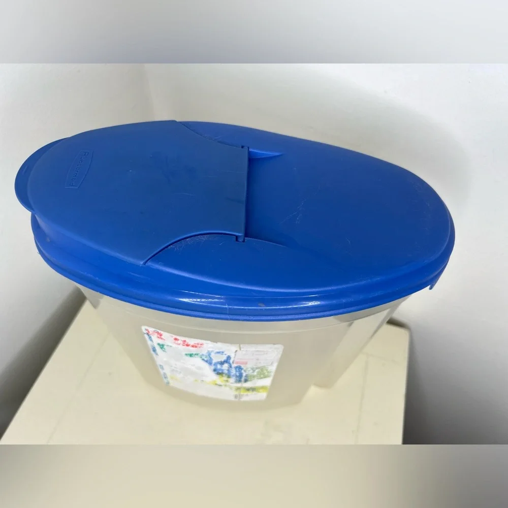 Rubbermaid Storage Container; Lid & Flap -1.5 Gallon